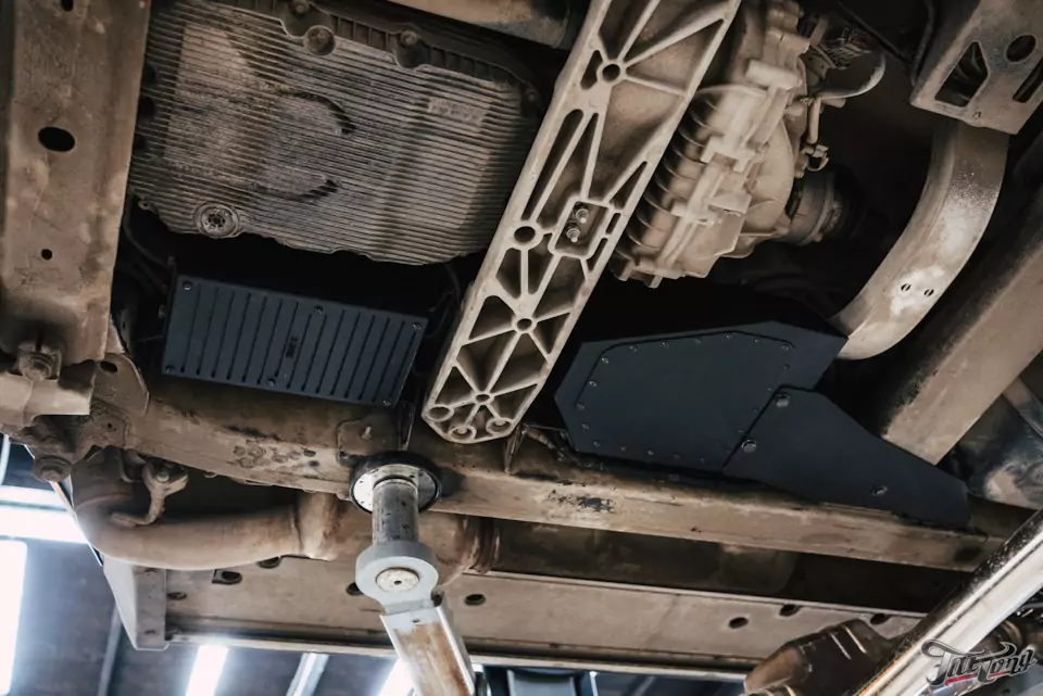 Установили систему активного выхлопа Engine Vox Stage 3 на дизельный Mercedes G-class
